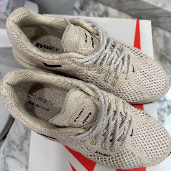 Stussy Cream and Black Athletic Shoes - Picture 2 of 3